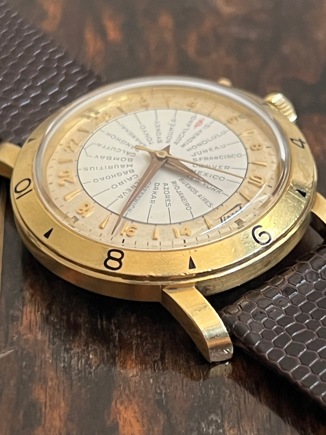 Tosix Tissot Navigator Worldtimer cal. 28.5-21 – 12tosix